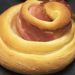 Рецепт Булочек-завитушек с беконом