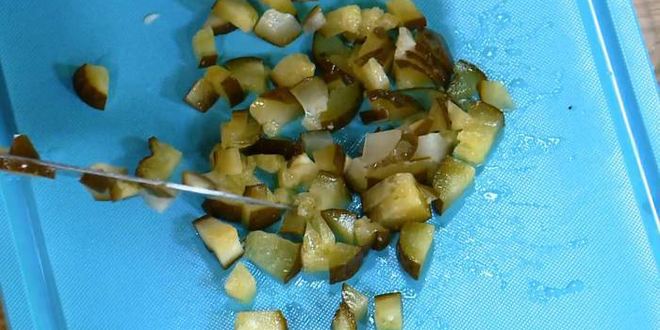 Рецепт круассанов, запеченных с яйцами, сыром и ветчиной