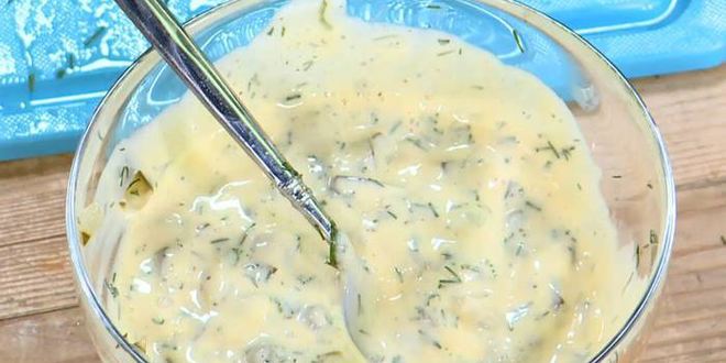 Рецепт круассанов, запеченных с яйцами, сыром и ветчиной