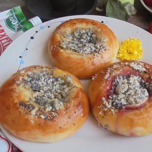 Рецепт Плюшек с джемом Махеев под маковой посыпкой