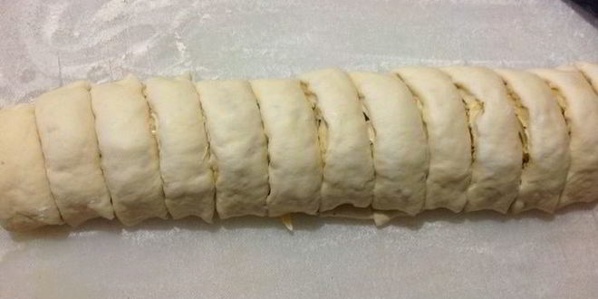 Рецепт сырных булочек с базиликом на картофельно-дрожжевом тесте