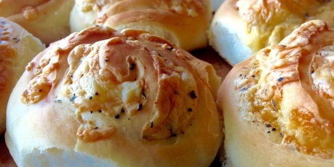 Рецепт сырных булочек с базиликом на картофельно-дрожжевом тесте