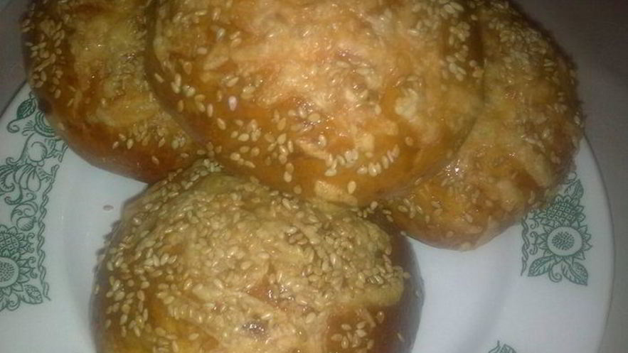 Рецепт сырных булочек с кунжутом