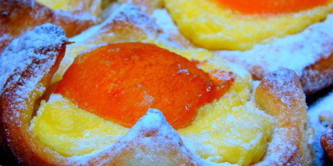 Рецепт ватрушек с абрикосами