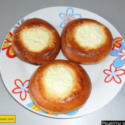 Рецепт Ватрушек с творогом на тесте со свежими дрожжами