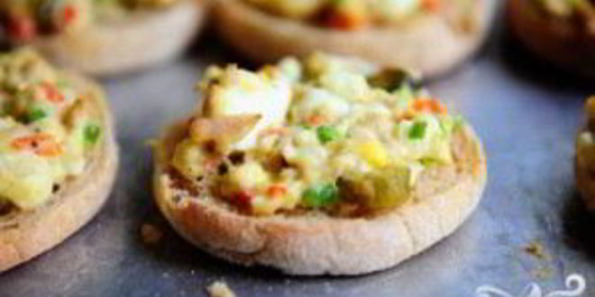 Рецепт запеченных булочек с тунцом и сыром