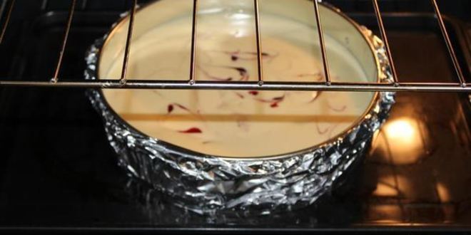 Рецепт чизкейка с белым шоколадом и малиной