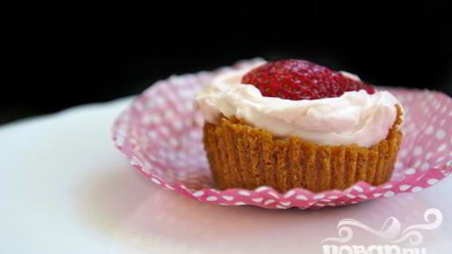 Рецепт мини-чизкейков с клубникой