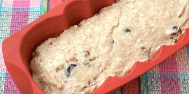 Рецепт бананового кекса с консервированной вишней