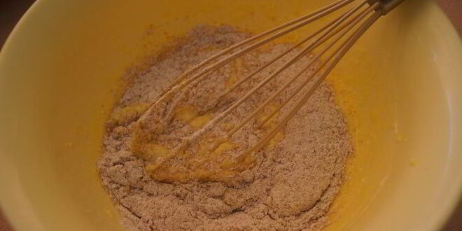 Рецепт чесночного кекса с сушеными томатами и перцем