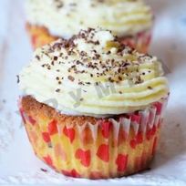 Капкейки с белым шоколадом и фисташками