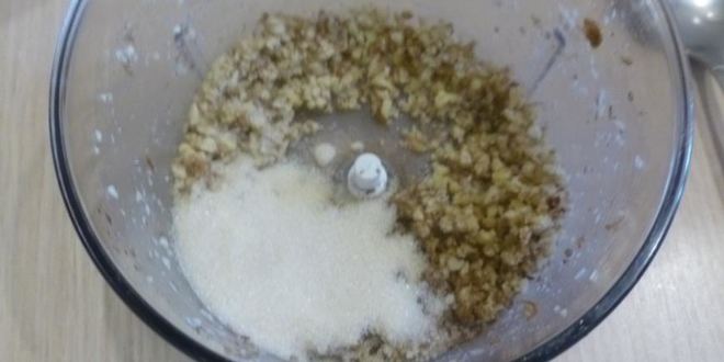 Рецепт кекса на яблочном пюре с орехами