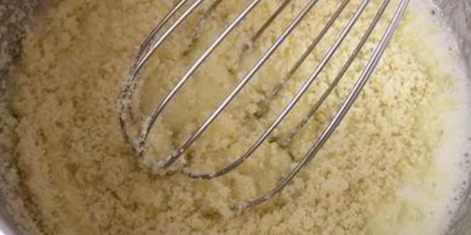 Рецепт кекса с черносливом и миндальной мукой