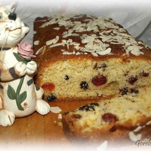 Рецепт Кекса с вяленой вишней, арахисом и шоколадом