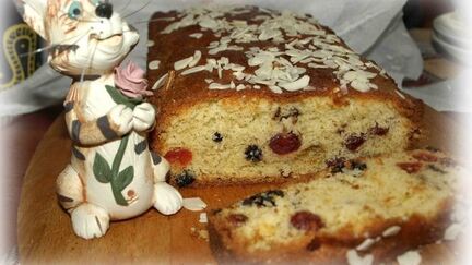 Рецепт Кекса с вяленой вишней, арахисом и шоколадом
