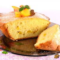 Лимонный кекс с персиками