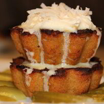 Мясные закусочные кексы с сыром Моцарелла