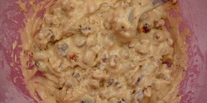 Рецепт пряного кекса с вяленой клюквой, курагой и орехами