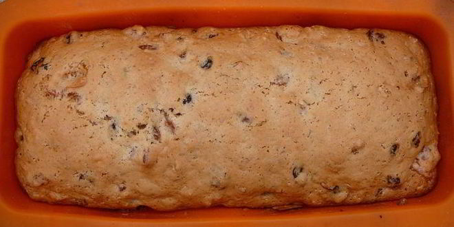 Рецепт пряного кекса с вяленой клюквой, курагой и орехами