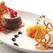 Шоколадный фондан с малиной