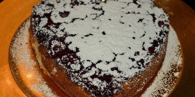 Рецепт ягодного кекса на кефире