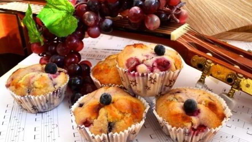 Рецепт ягодных кексиков с белым шоколадом