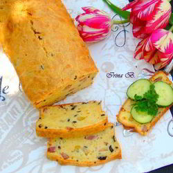 Рецепт Закусочного кекса с беконом и маслинами