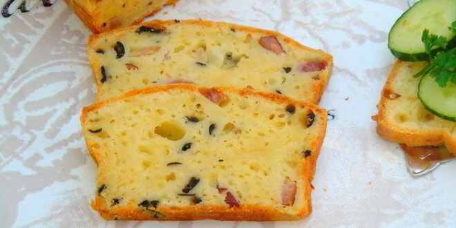 Рецепт закусочного кекса с беконом и маслинами
