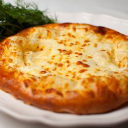 Рецепт Хачапури по-тбилисски с сулугуни