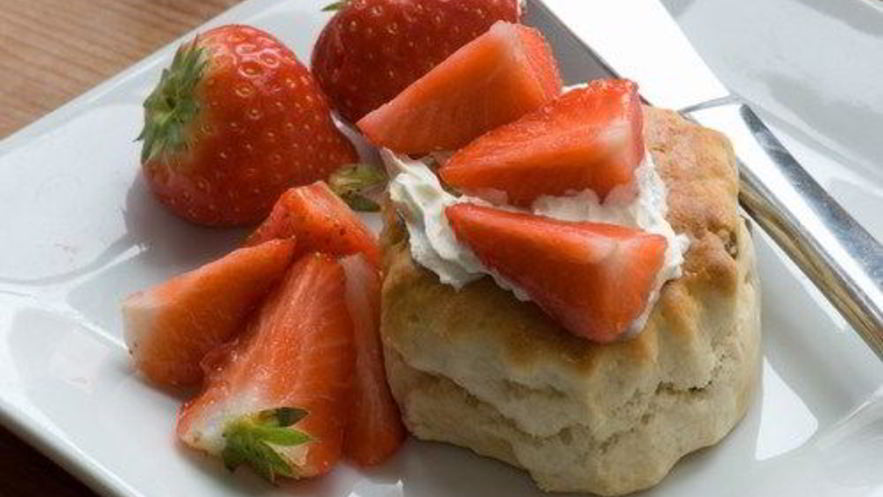 Рецепт английских сконов с ягодами