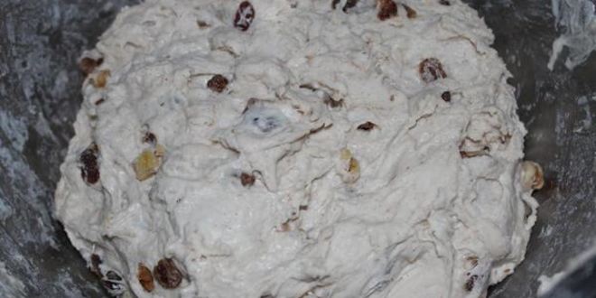 Рецепт хлеба с орехами и изюмом