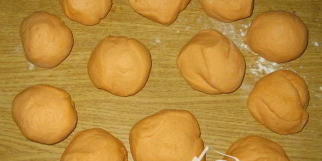 Рецепт томатного хлеба с кунжутом