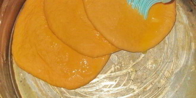 Рецепт томатного хлеба с кунжутом