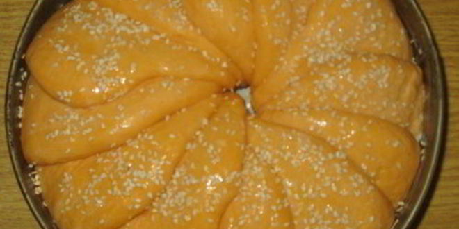 Рецепт томатного хлеба с кунжутом