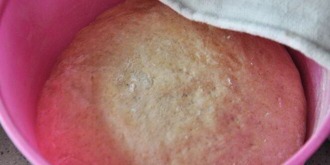 Рецепт цельнозернового хлеба с чесноком и тыквенными семечками