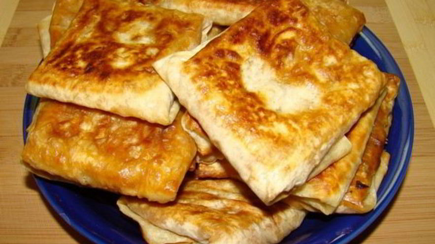 Рецепт горячей закуски в лаваше с ветчиной