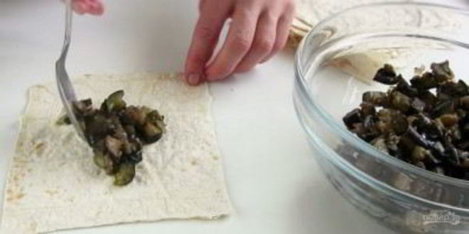 Рецепт хрустящих конвертиков из лаваша с начинкой