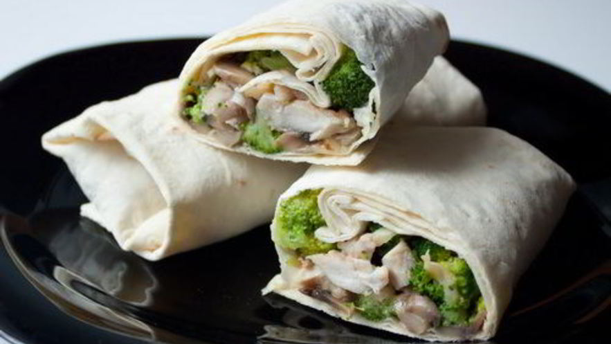 Рецепт курицы с брокколи в лаваше