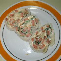 Рецепт Рулетиков из лаваша с рыбой