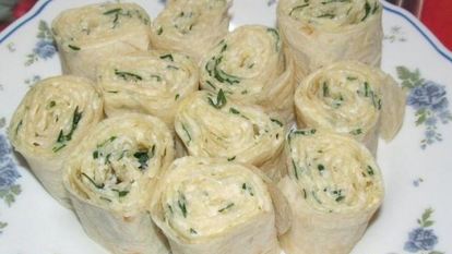 Рецепт Рулетиков из лаваша с сыром