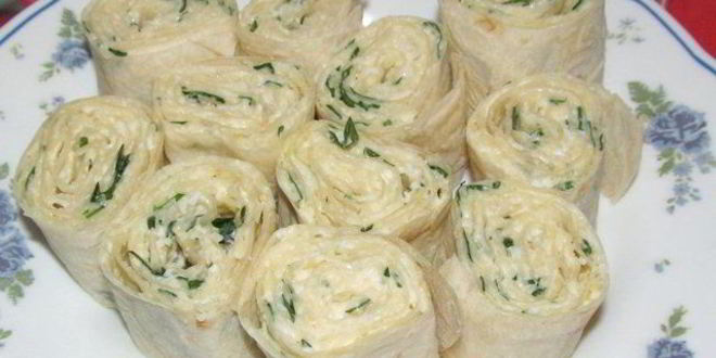 Рецепт рулетиков из лаваша с сыром