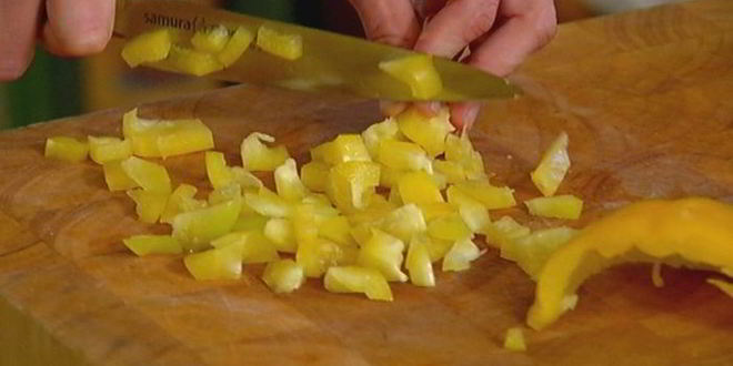 Рецепт сардинок с легким салатом и чипсами из лаваша