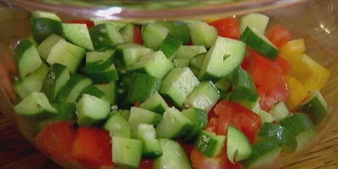 Рецепт сардинок с легким салатом и чипсами из лаваша