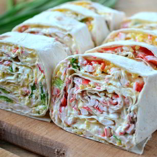 Рецепт Закуски из лаваша с крабовыми палочками