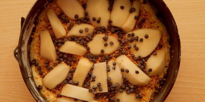 Рецепт фокаччи с грушей, шоколадом и орехами