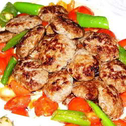 Рецепт Говяжьих котлет на лепешке пиде