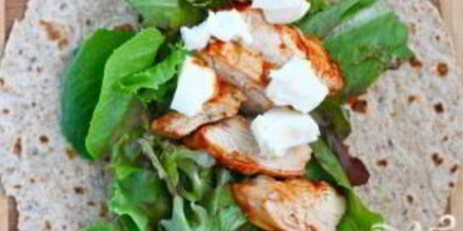 Рецепт лепешек с курицей, шпинатом и сыром бри