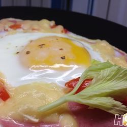 Рецепт Питы с колбасой, сыром и яйцом