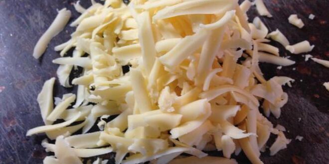 Рецепт питы с колбасой, сыром и яйцом