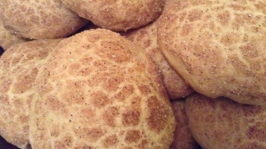 Рецепт постных лепешек на рассоле с корицей и сахаром